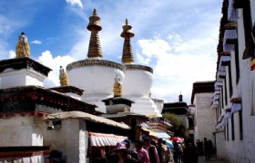Shigatse-Gyantse-Lhasa (375km,7 hours driving)
