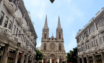 Admire the Gothic Architecture at Sacred Heart Cathedral