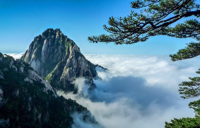 Mount-Huangshan-Lotus-Peak.jpg