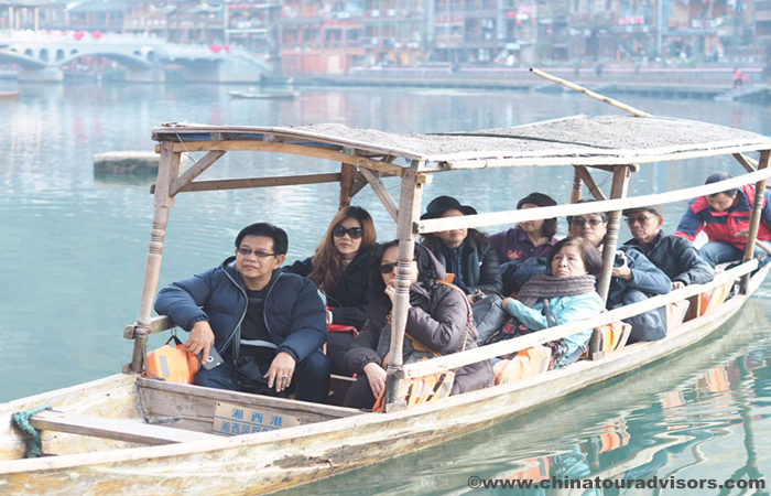 Visitors-at-Fenghuang.jpg
